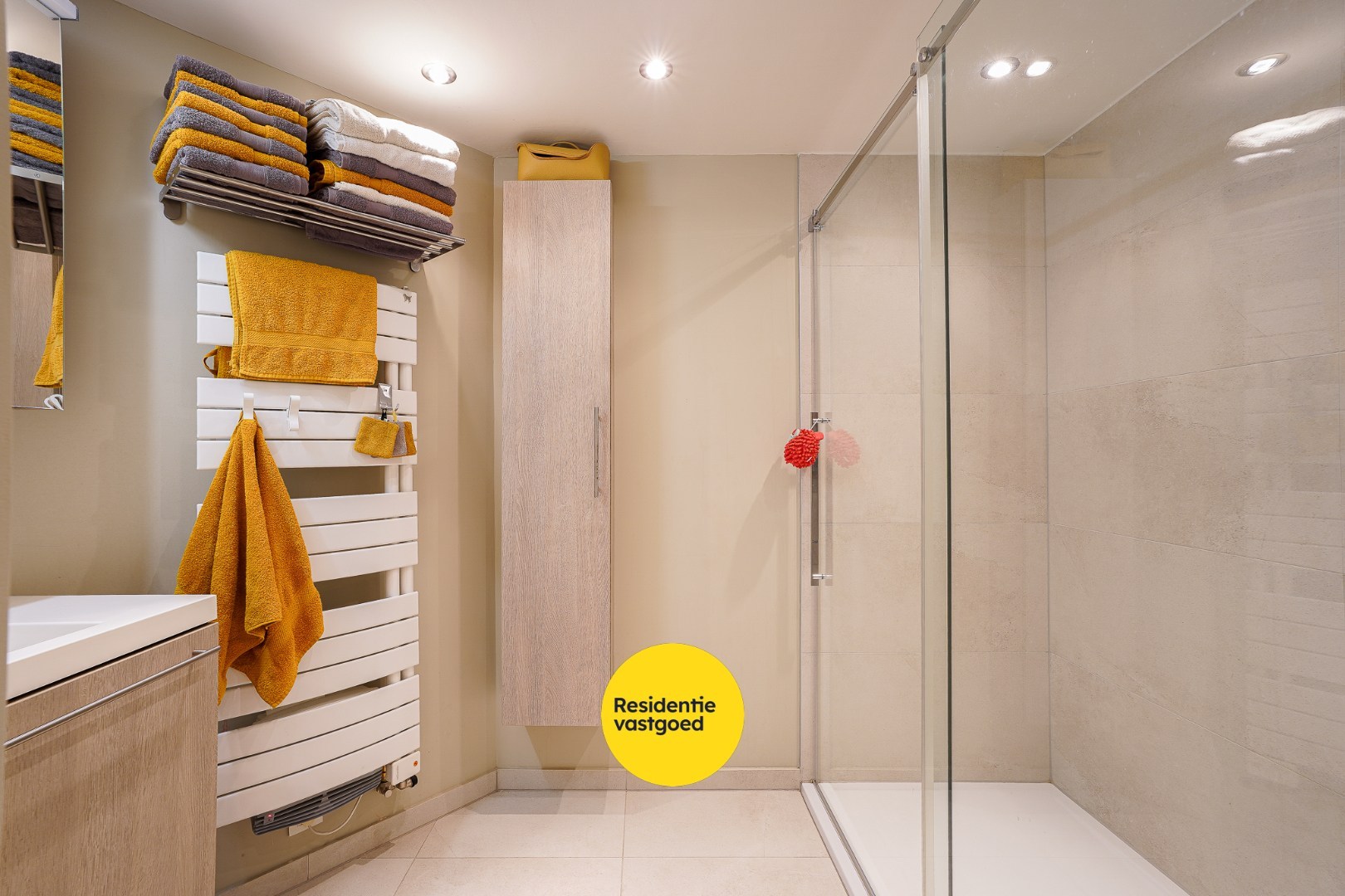 Luxueus appartement met 2 slaapkamers en ruim terras op centrale ligging 