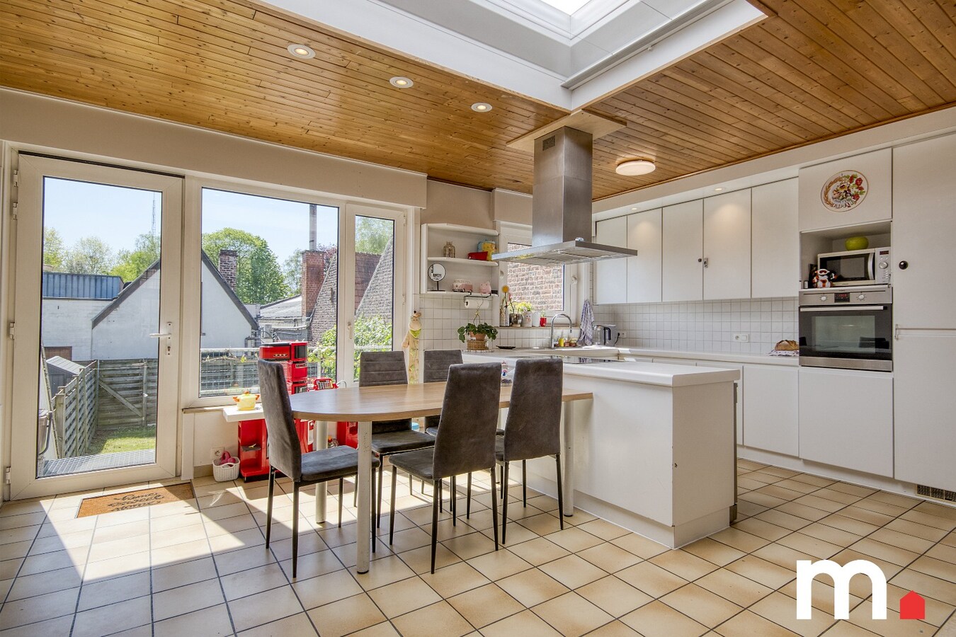 Centraal gelegen authentieke woning te koop in Heule ! 