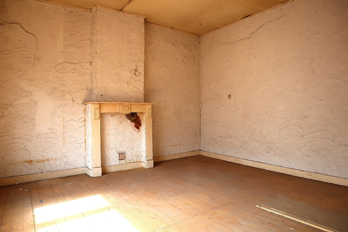 Te renoveren woning met magazijn/loods te Kessel-lo 