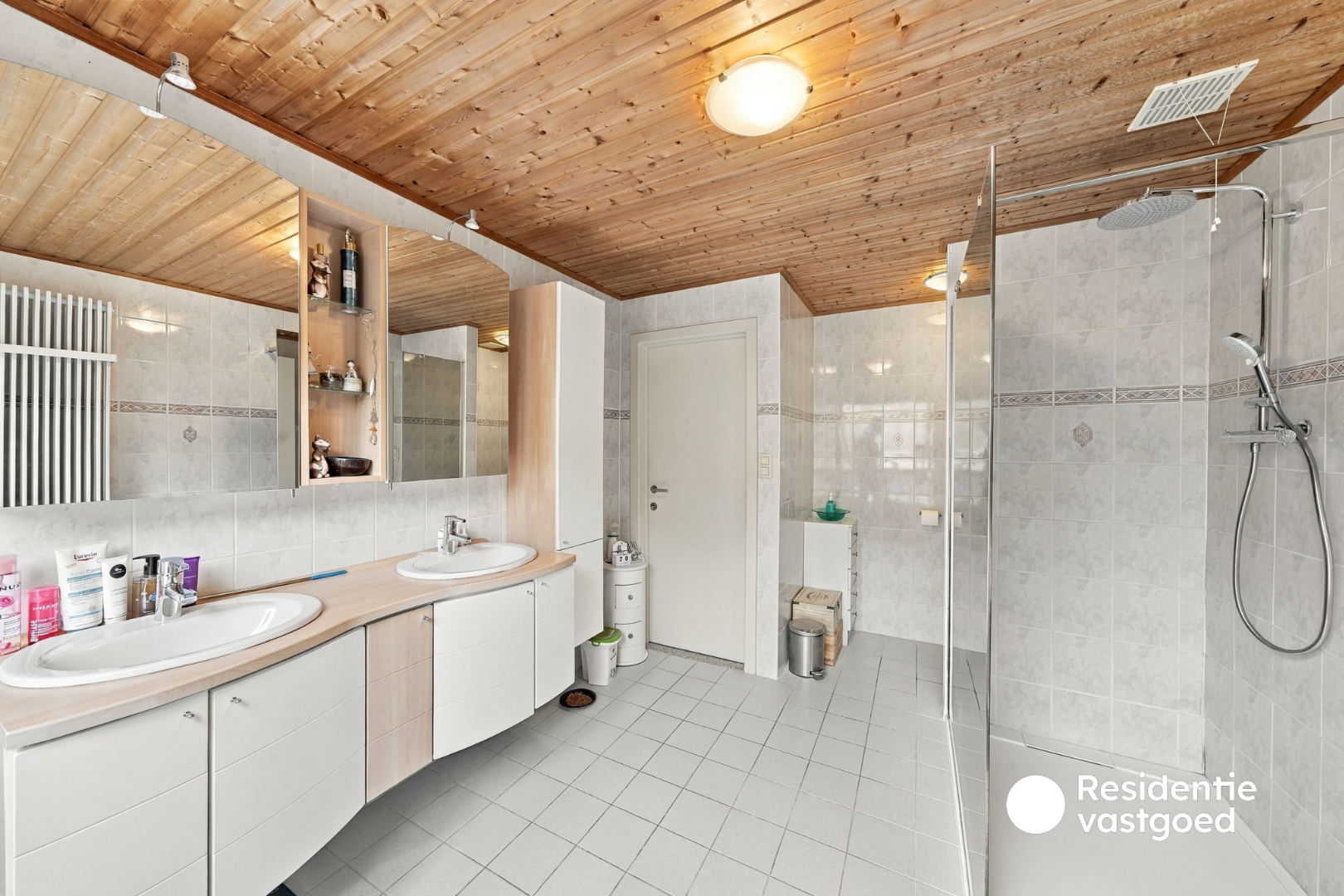Wonen in het groen - Halfopen recente woning in Zandvoorde. 