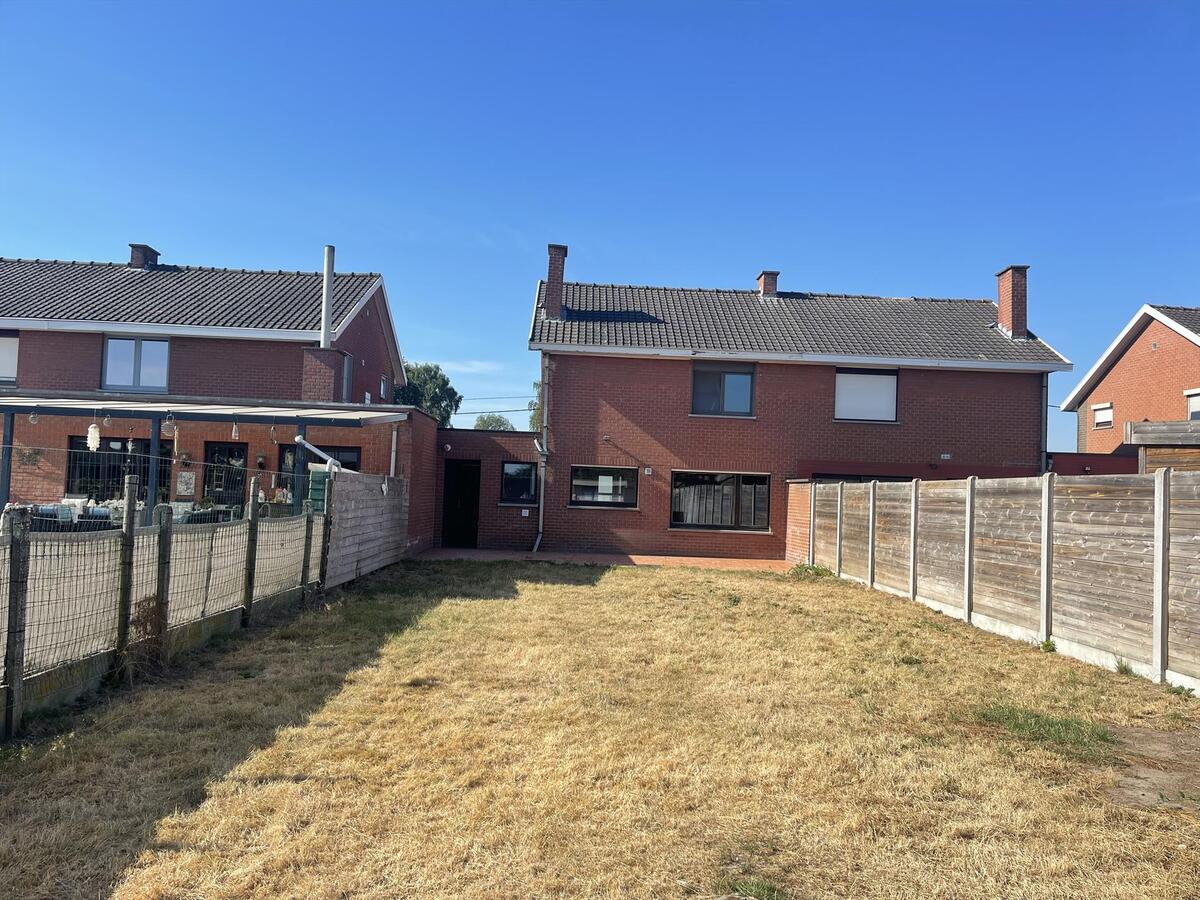 Statige woning met inpandige garage 