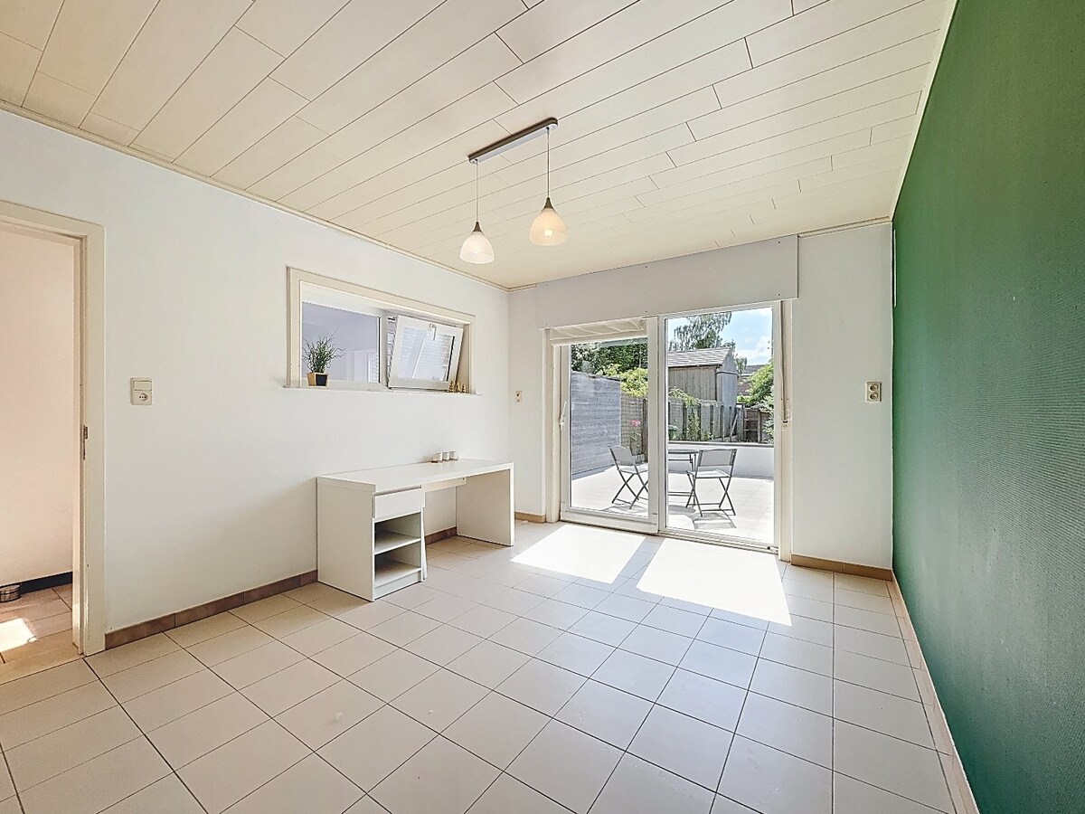 Ruime, instapklare woning met tuin te centrum Zottegem 