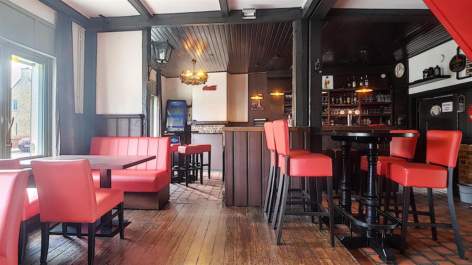 Handelshuis (momenteel café) op mooi perceel - Zeebrugge 