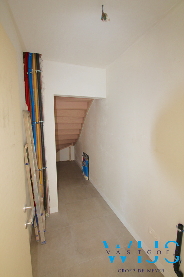 Compleet van A tot Z vernieuwd woonhuis te KLUIZEN /WIPPELGEM 