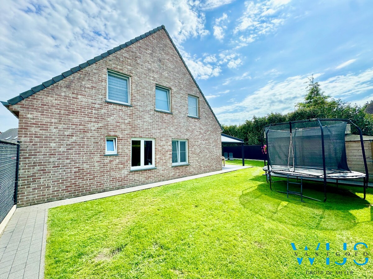 Prachtig woonhuis in een rustige woonwijk ! 