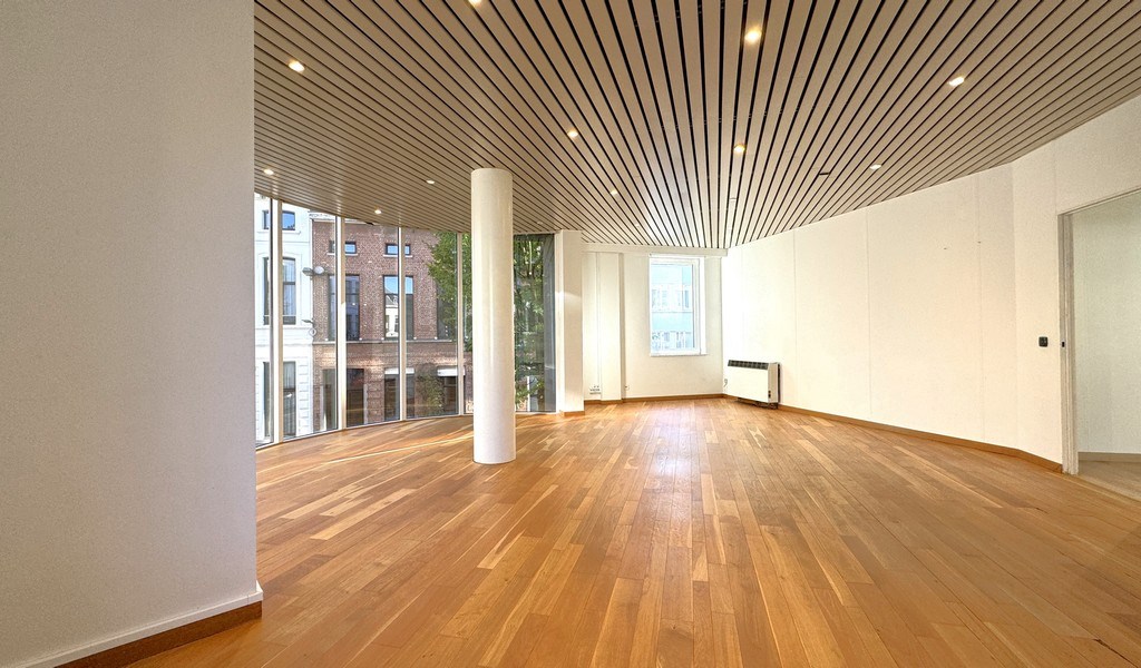 Kantoren met mogelijkheid tot opslag te huur in Antwerpen