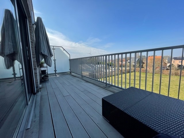 Dakappartement met 1 slaapkamer en groot terras in Geel 