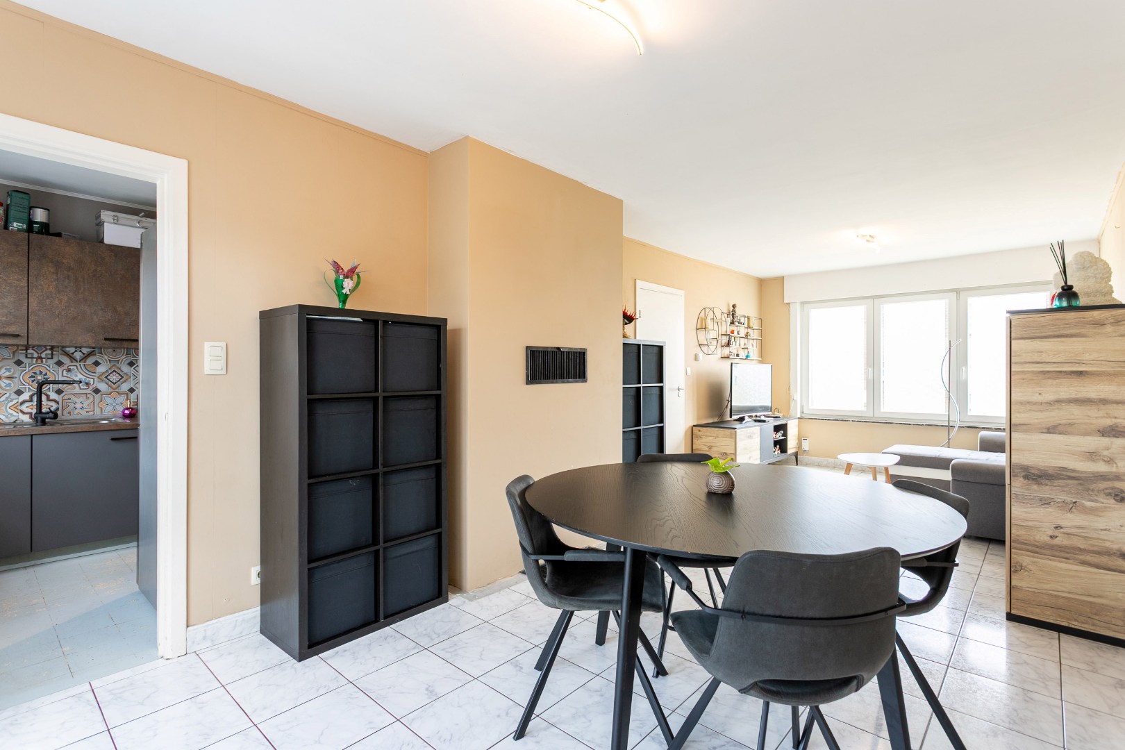 Instapklare woning met 3 slpk, tuin en garage te Lembeek 