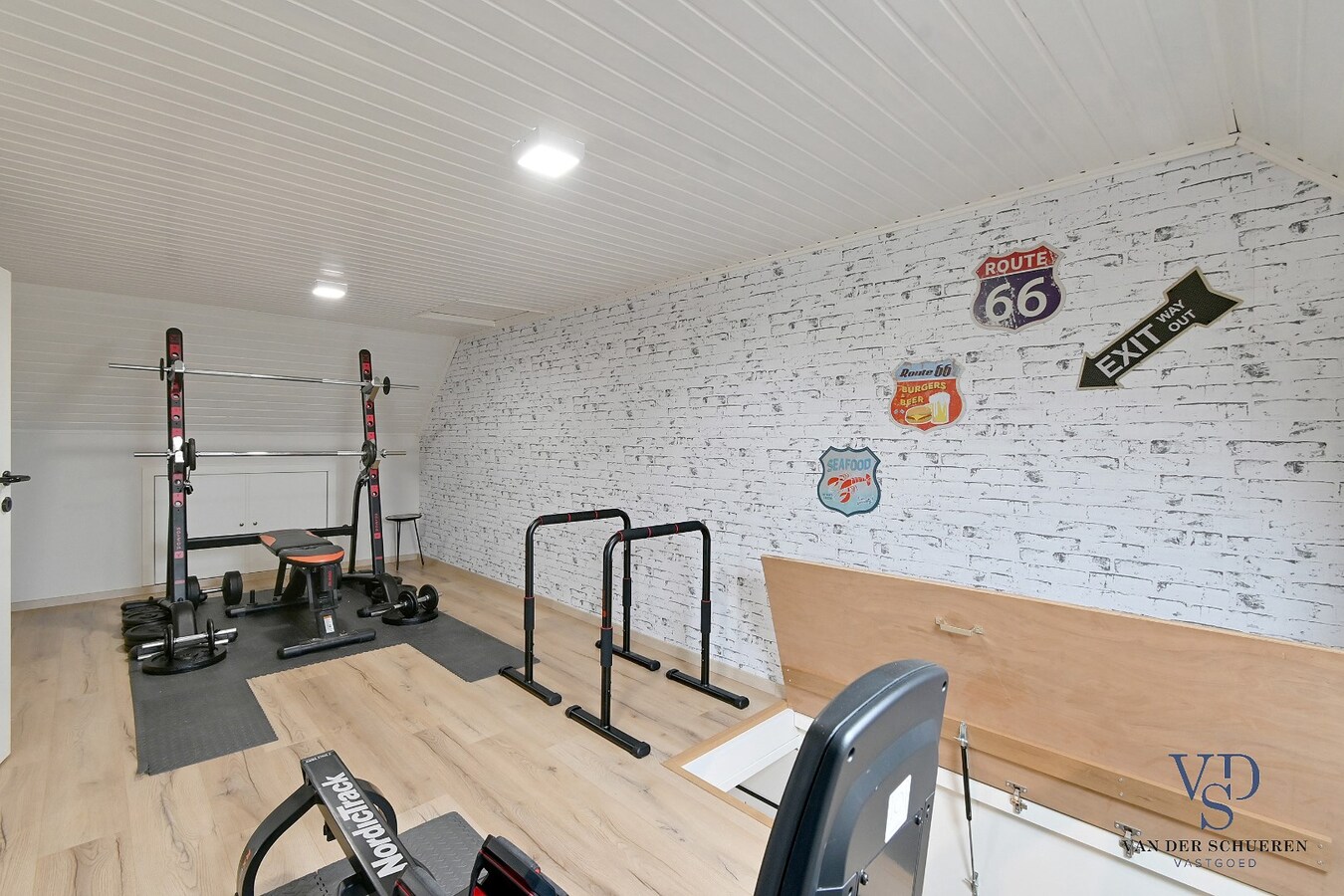 Tijdloze gezinswoning nabij de Schelde. 