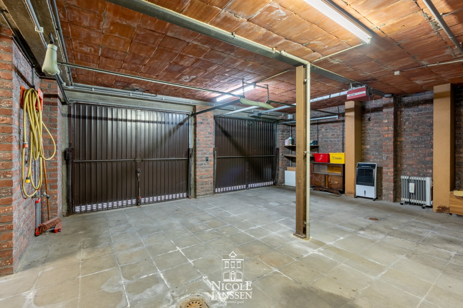 Dubbele inpandige garage