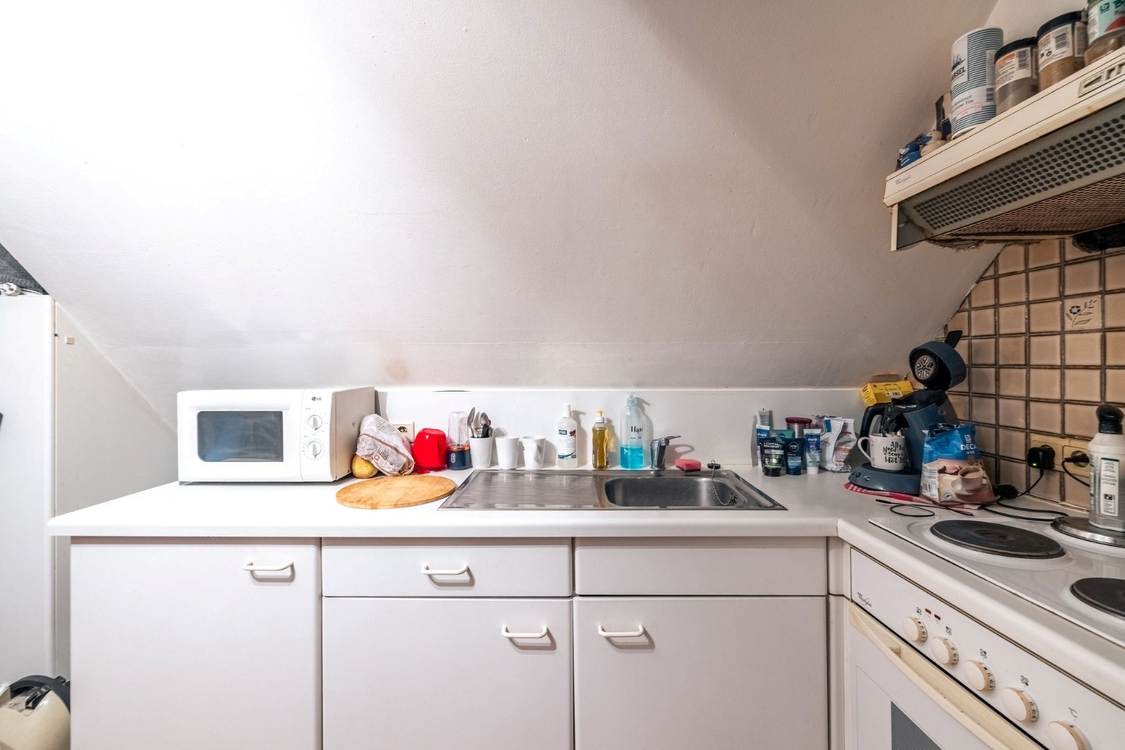 Studio op de bovenste verdieping nabij het Azaleapark te Sint-Amandsberg 