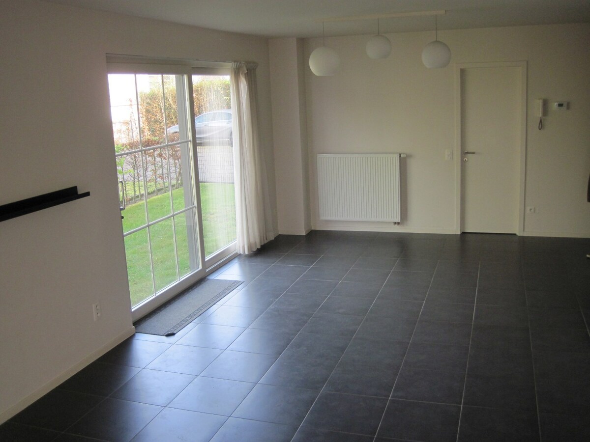 Hedendaags 2-slpk-appartement met groot terras 