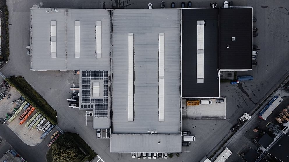 Bedrijfsgebouw te huur vlakbij A12 in Willebroek
