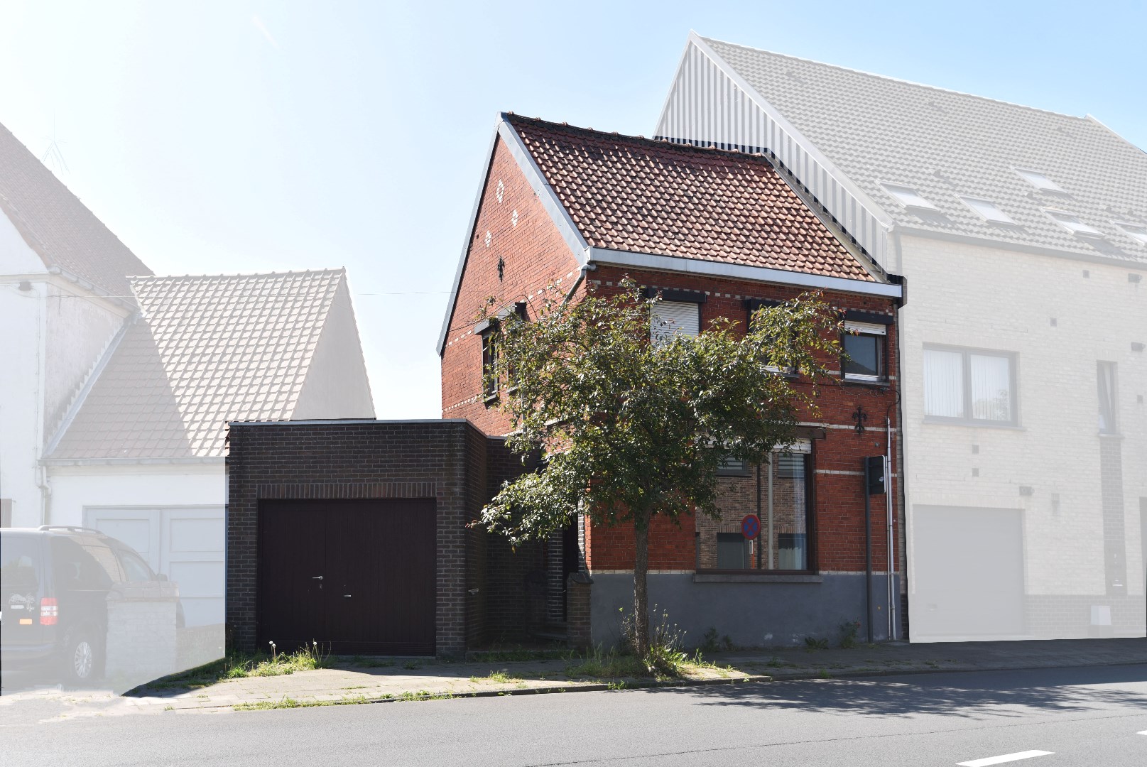 Totaal te renoveren / herop te bouwen woning te Eeklo 