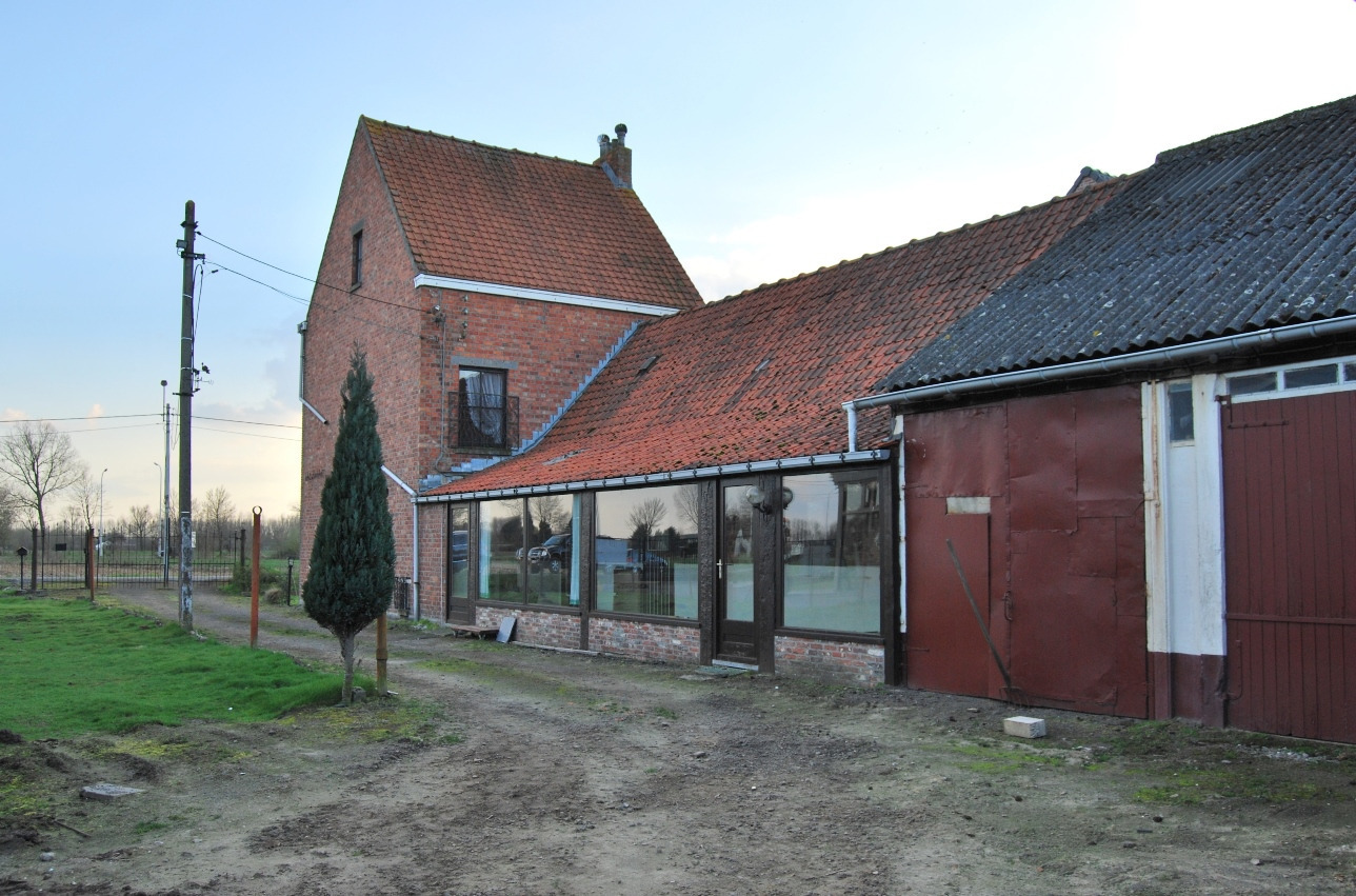 Te renoveren woning op 7390m² te Lokeren 