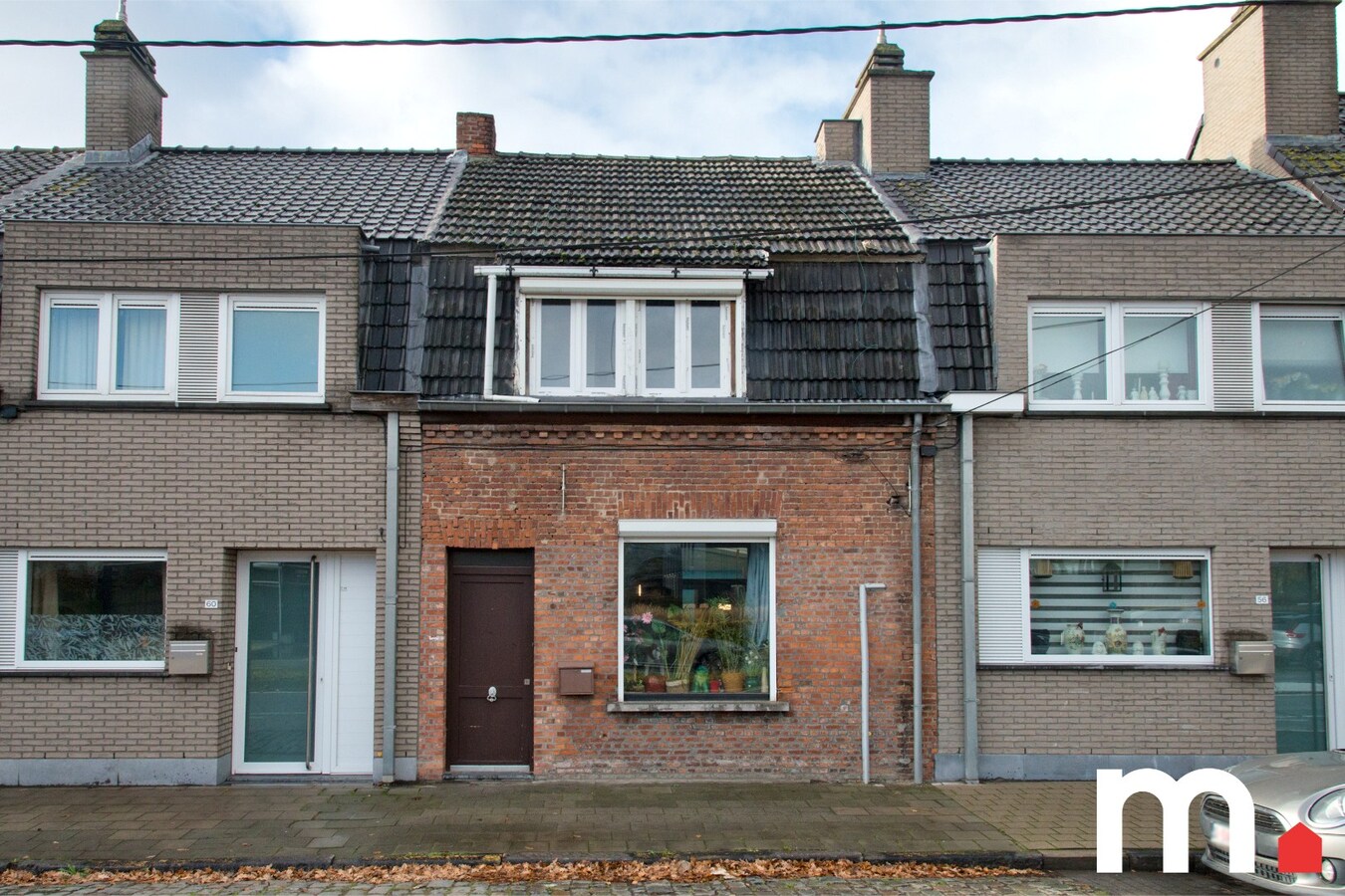 Knusse rijwoning nabij het centrum van Roeselare ! 