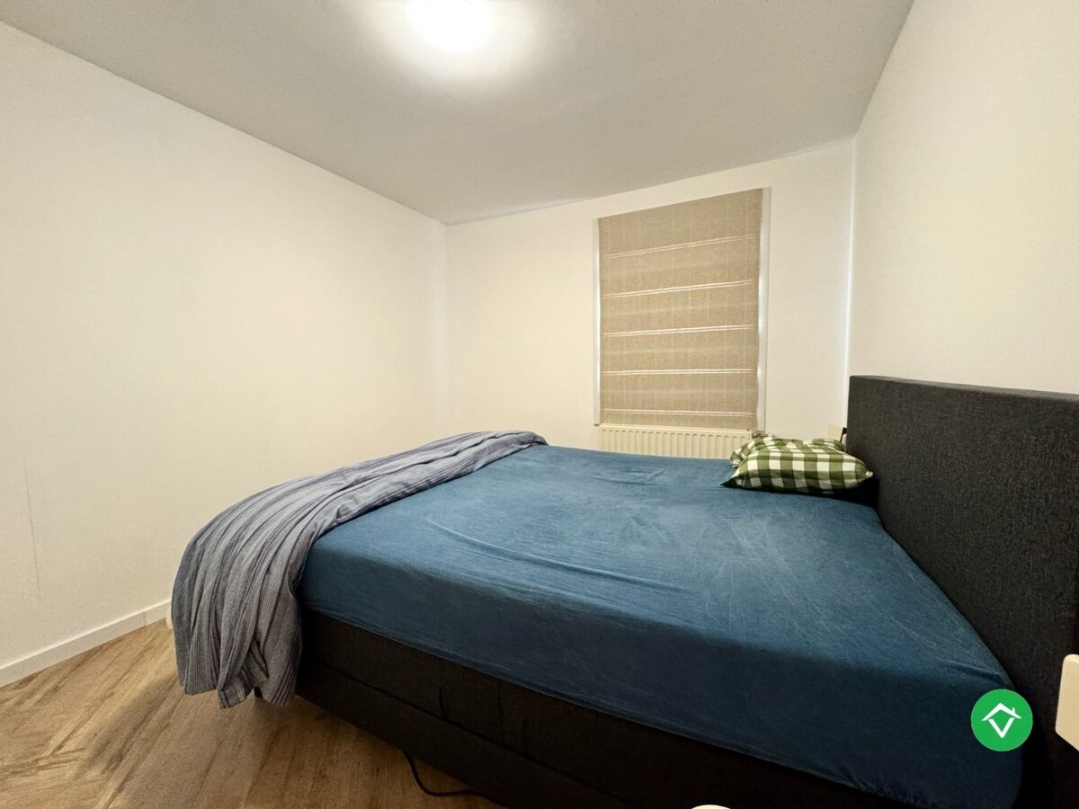 Gerenoveerd 2-slaapkamerappartement met tuin in Klemskerke, De Haan 