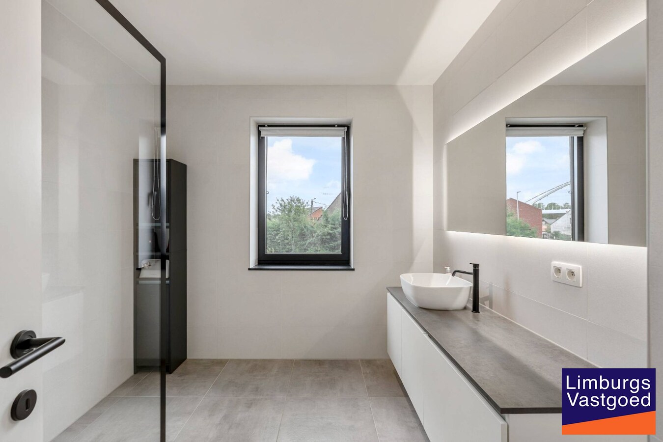 Nieuwbouwwoning, halfopen bebouwing, 3 slpk, 3a 4ca, te Beringen 