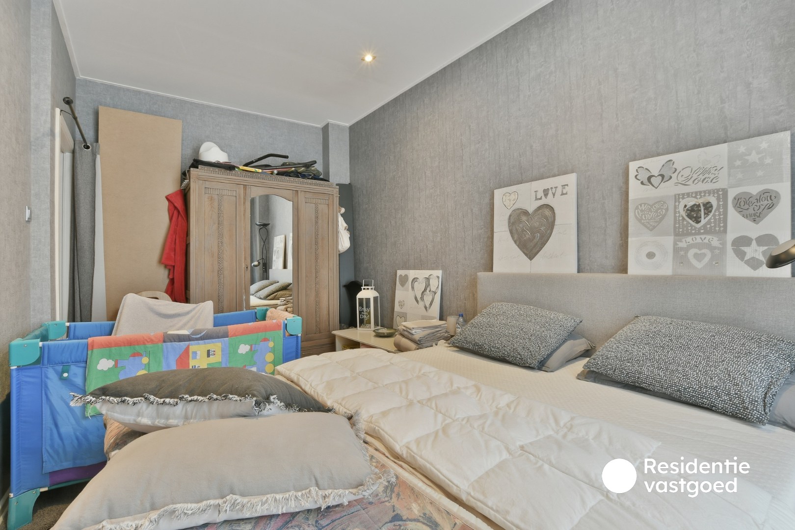 Ruim Drieslaapkamerappartement met Groot Terras in het Centrum van Blankenberge 