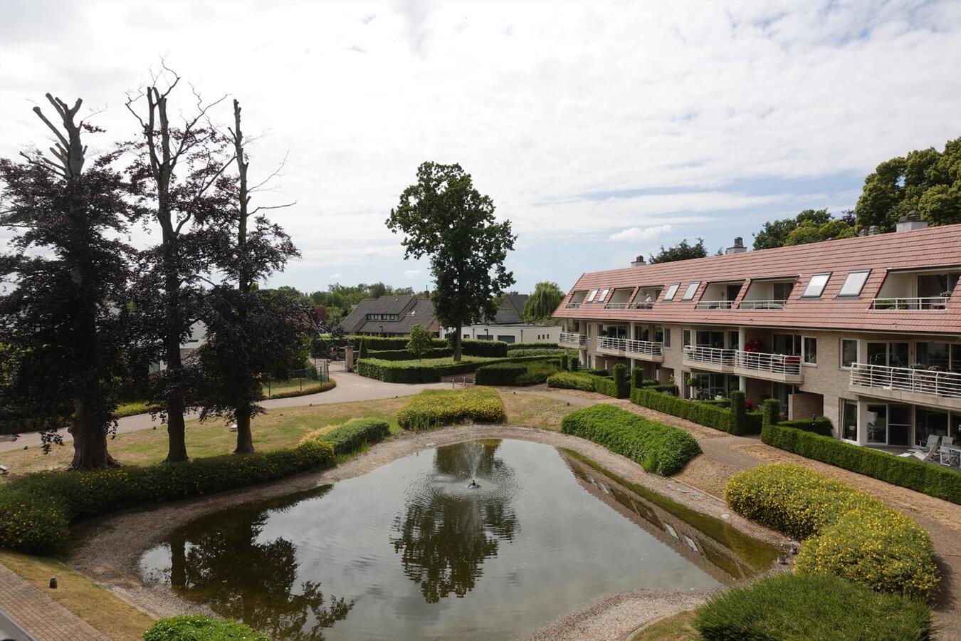 Hoekappartement met 3 slaapkamers in het groen 
