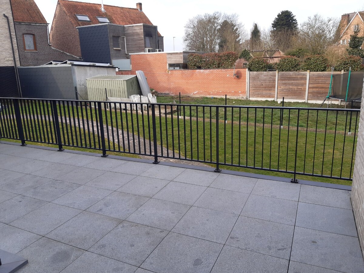 Uitstekend gelegen BEN-appartement in hartje Asper. 