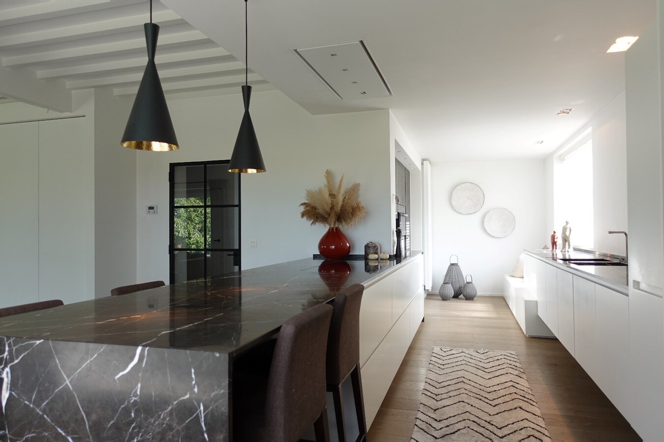 Prachtige karaktervolle villa op groot perceel nabij invalswegen 