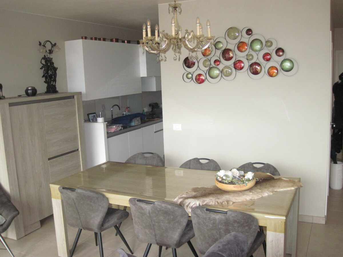 2-slaapkamer appartement met aangenaam terras. 