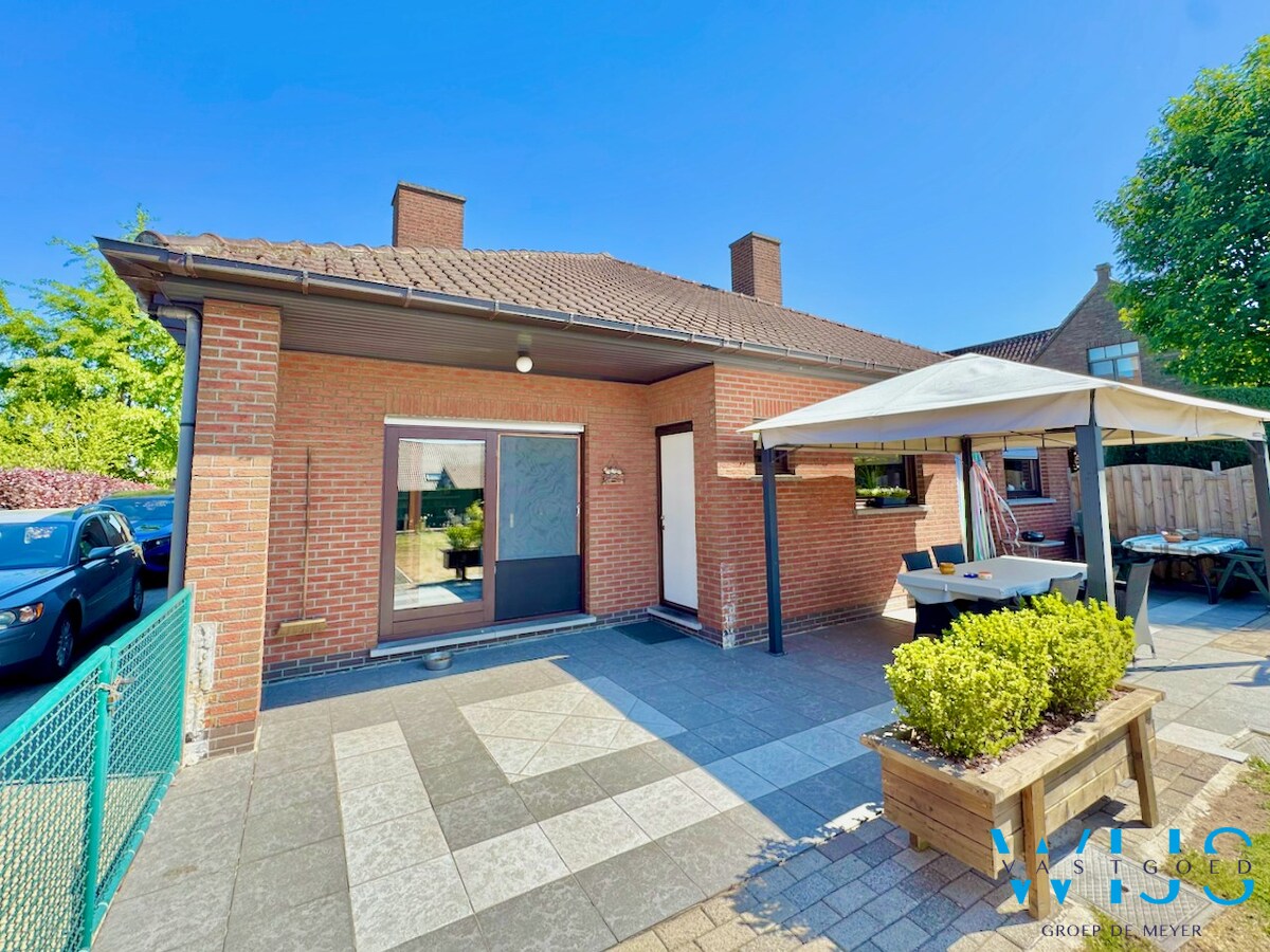 Woonhuis op 1000m² in hartje Ertvelde ! 