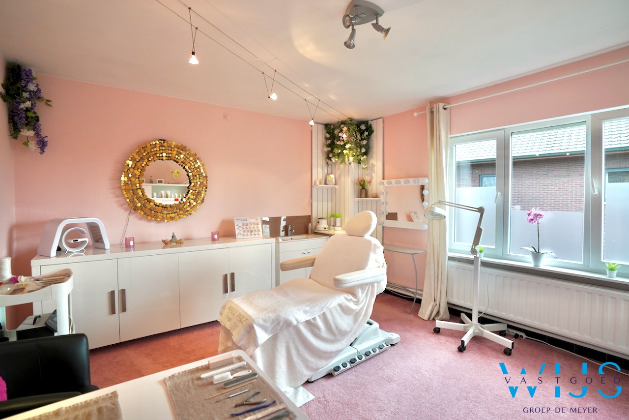 Woonhuis met loods te Sleidinge ! 