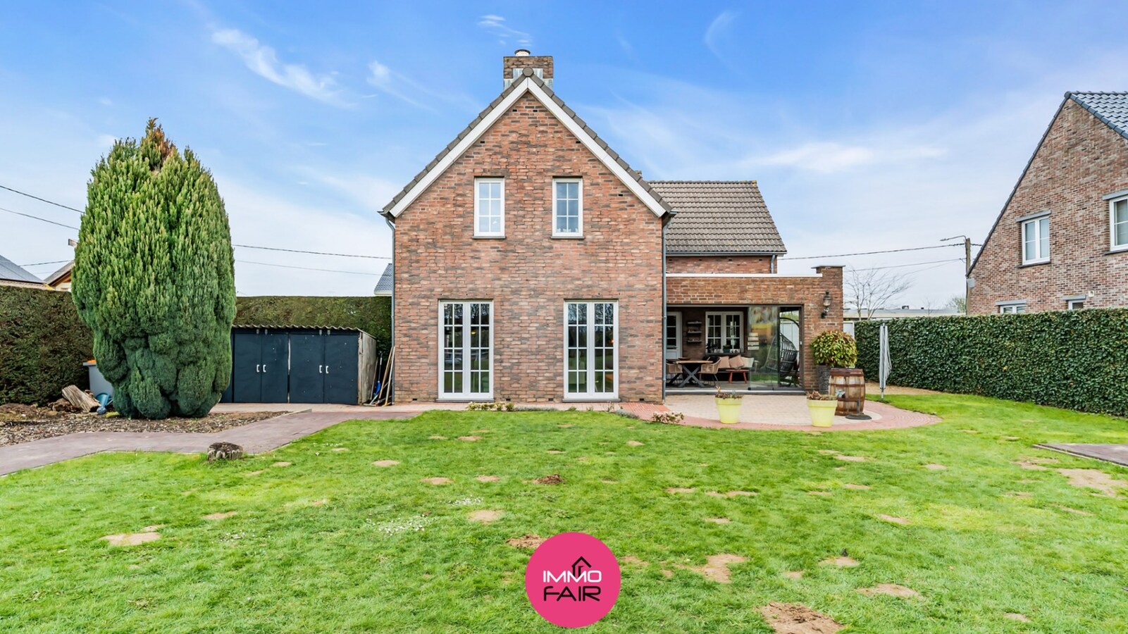 Vrijstaande woning op royaal perceel met panoramisch uitzicht, vlakbij Maastricht 