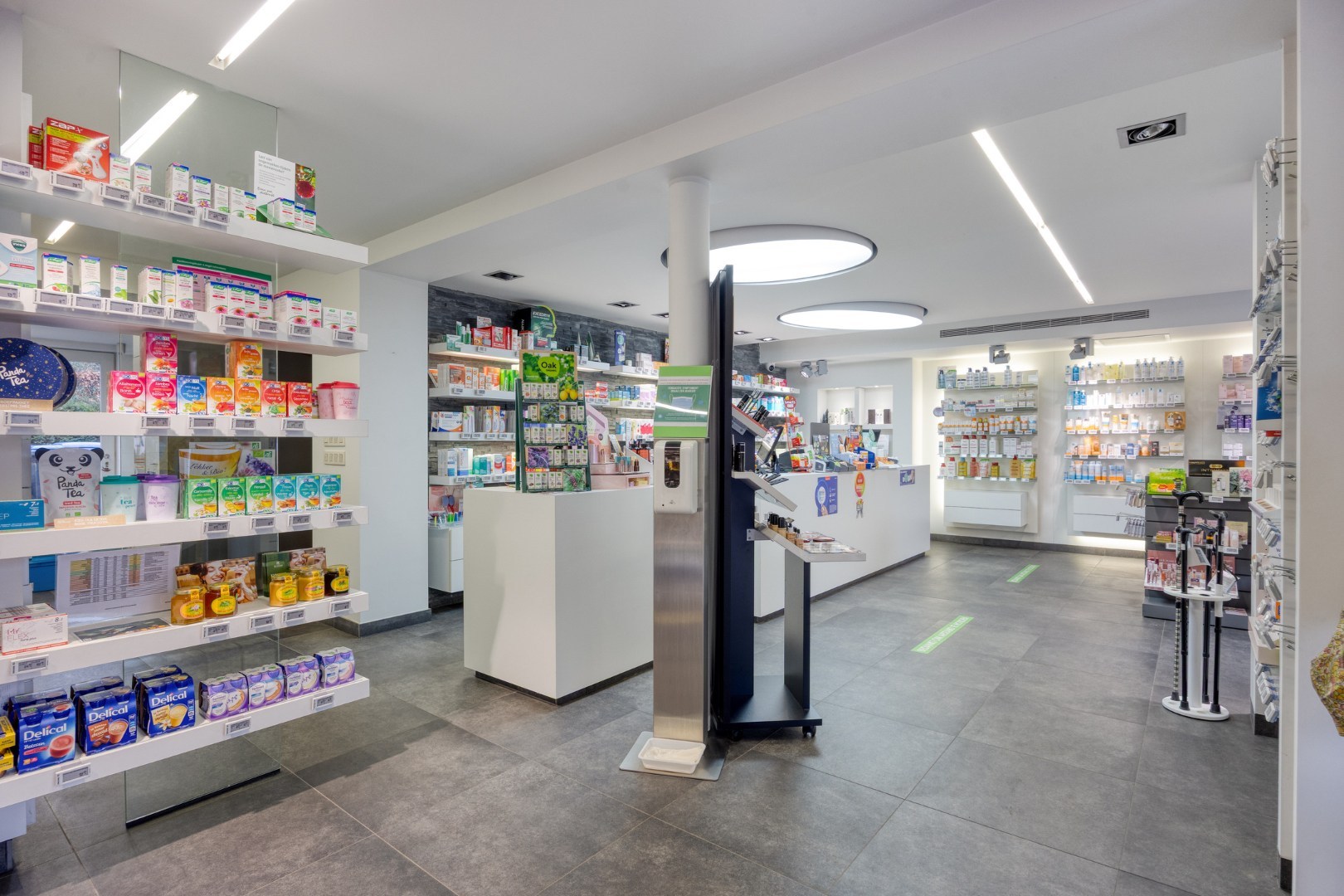 Handelswoning met 3 slpk. en privéparking in het centrum van Balen 