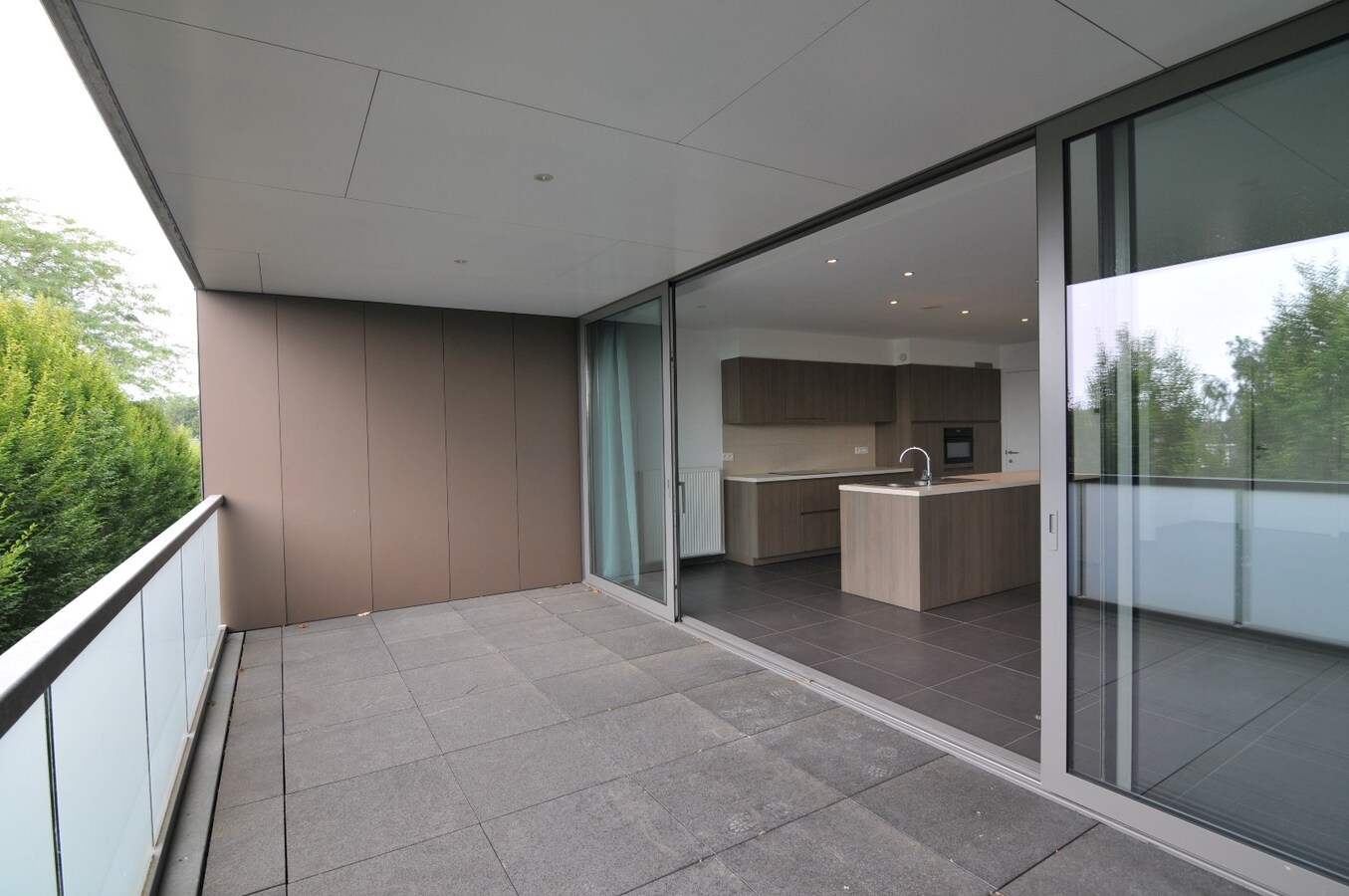 Modern appartement met 2 slaapkamers, ruim terras en airco 