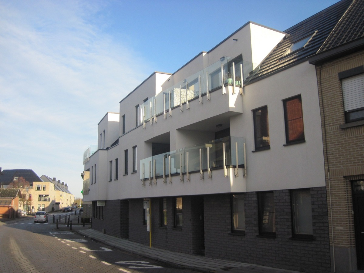 Modern appartement MET TERRAS  - energiezuinig -  nieuw - instapklaar ! 