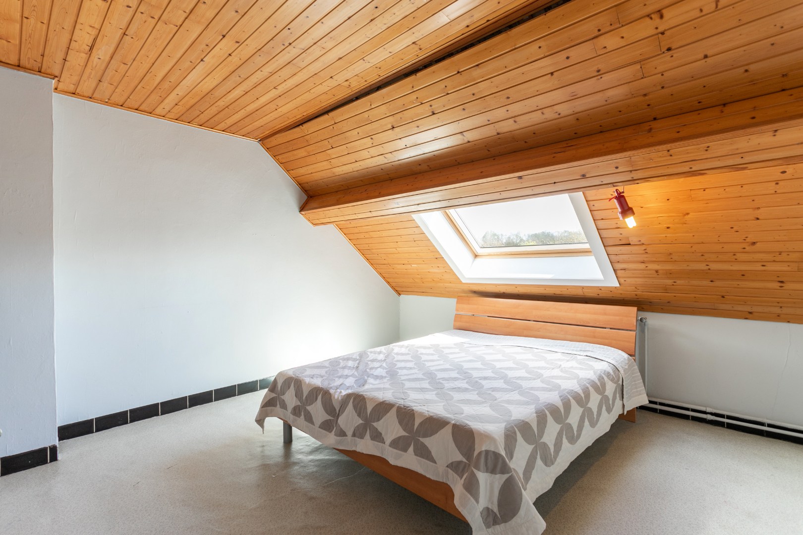 Energiezuinige woning met 5 slpk, tuin en garage 