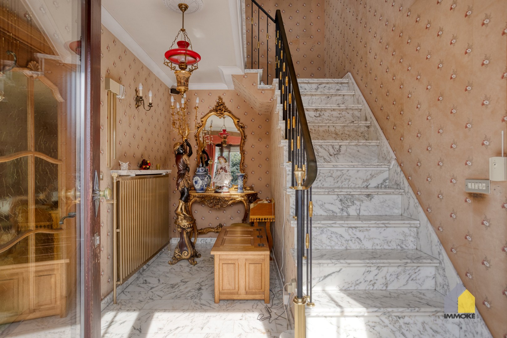 Te renoveren, statige woning op mooi perceel van 23 a 90 ca. 