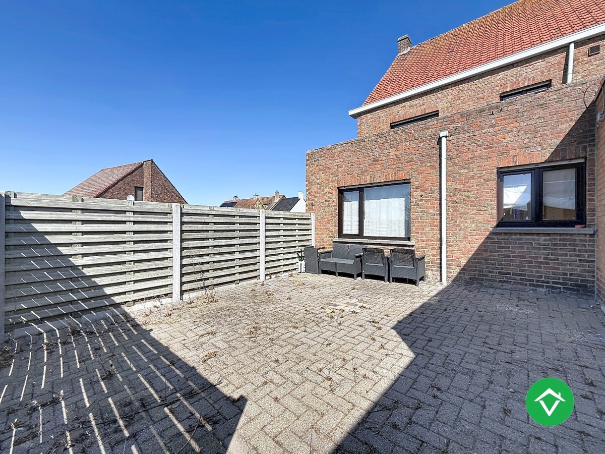 Gelijkvloers appartement met 2 slaapkamers en garage te Ichtegem 