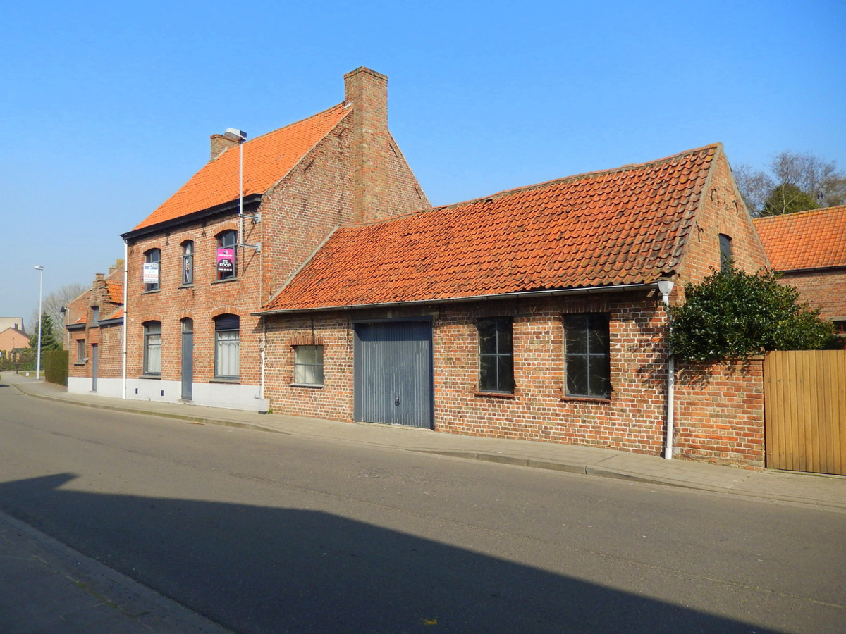 Te renoveren woning of beleggingsgrond 