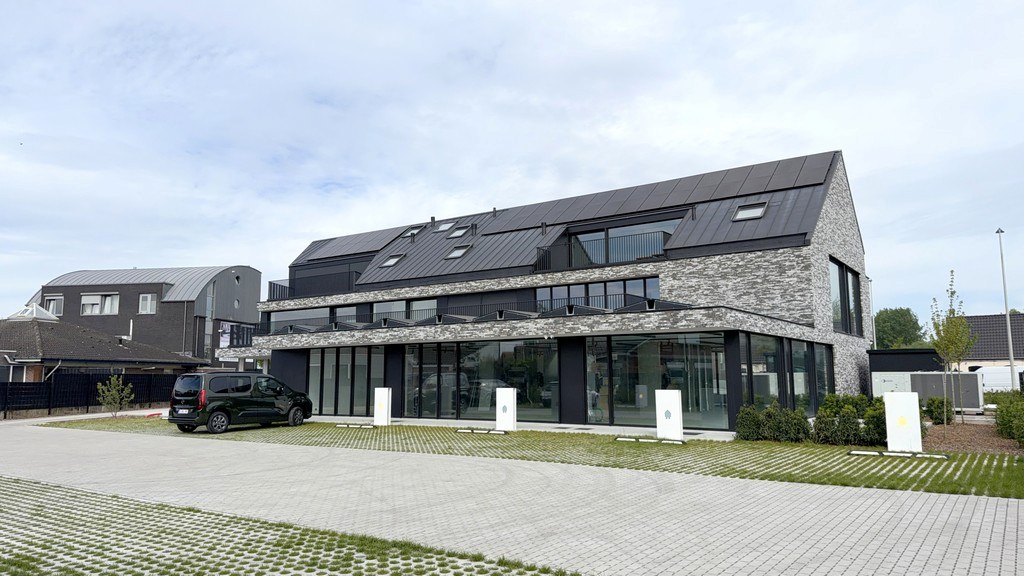 Nieuwbouw kantoorgelijkvloers te huur aan N70 in Lochristi