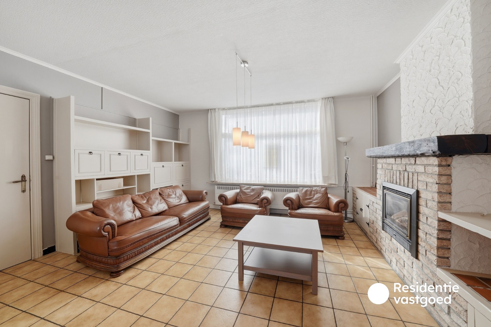 Ruime gezinswoning met 4 slaapkamers, tuin en zonnepanelen in Zandvoorde 