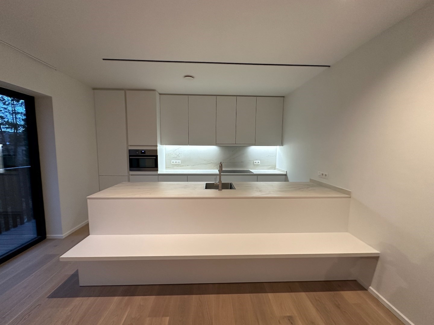 Appartement met staanplaats in parktuin! 