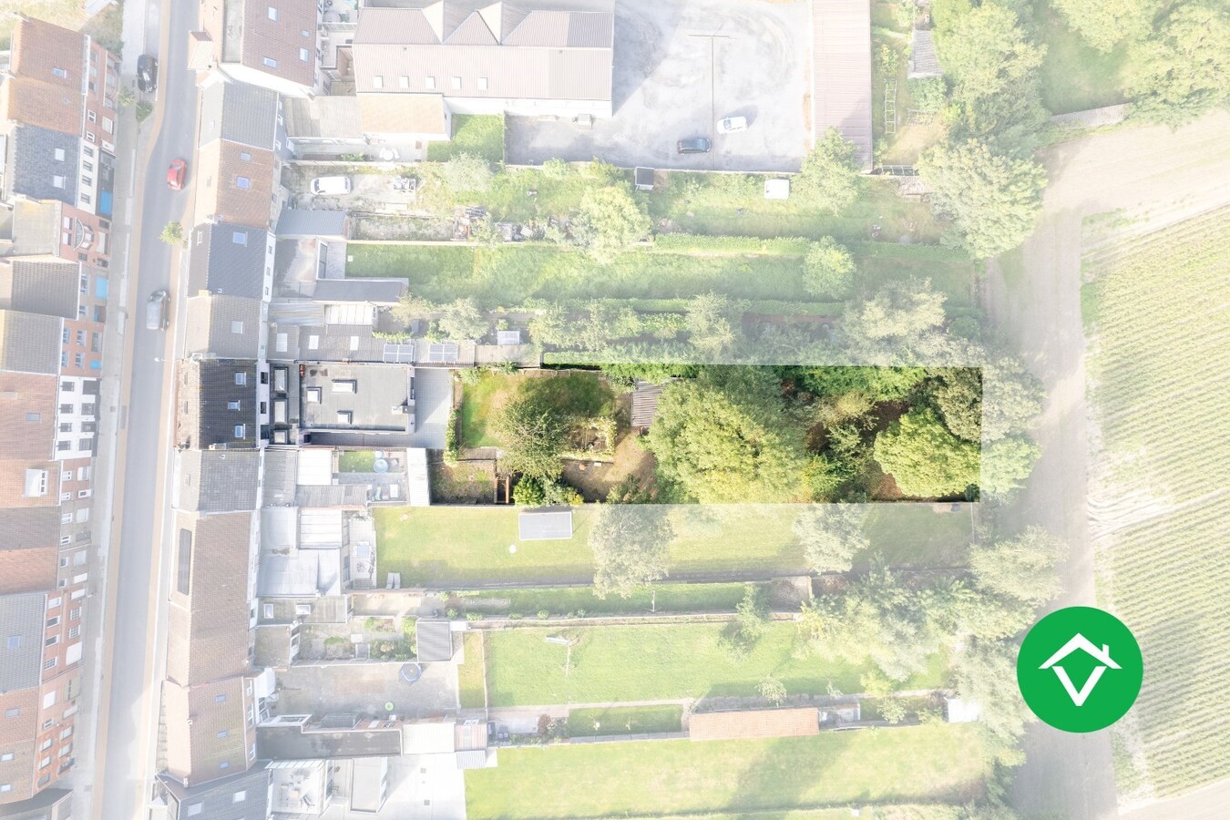 Woning met appartement te koop in het centrum van Eernegem 