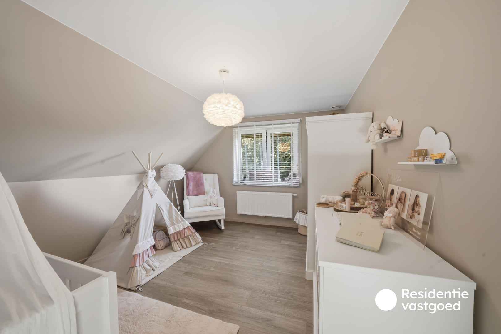 Prachtige zeer recente halfopen woning in rustige wijk te Oudenburg centrum 