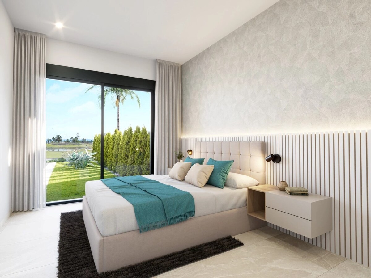 Nieuwbouw residentie aan de voorkant van de La Serena golfbaan in Los Alcázares 