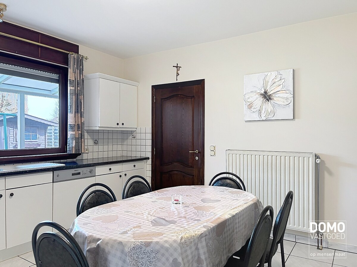 RUIME, LICHTRIJKE OPEN BEBOUWING MET ZONNIGE TUIN TE HALEN 