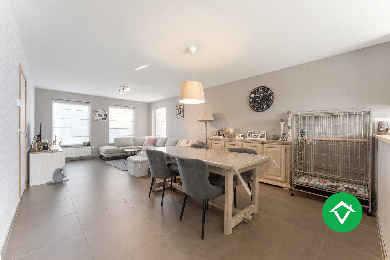 Instapklare, recente woning (2018) met 4 slaapkamers en garage in hartje Koekelare. 