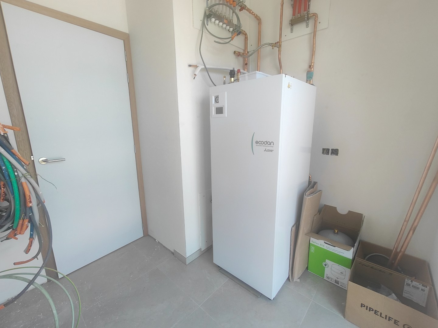Afgewerkte woning met 3 slaapkamers &amp; ruim zonnig terras + autostaanplaats en berging 