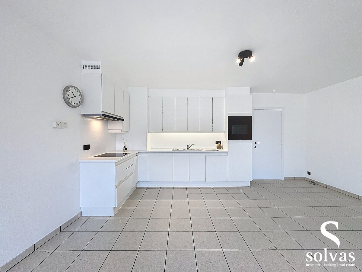 Knap dakappartement met twee slaapkamers en prachtig uitzicht 