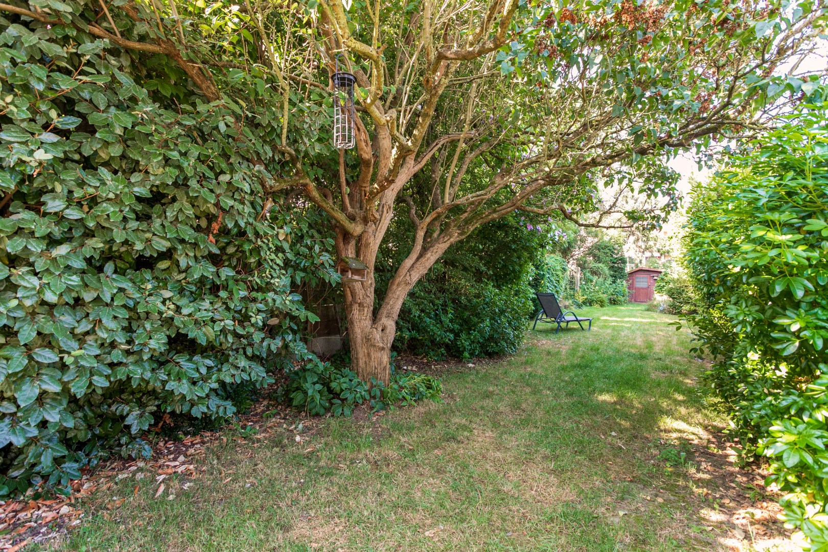 Instapklare woning met 3 slpk, oprit en tuin te Halle 