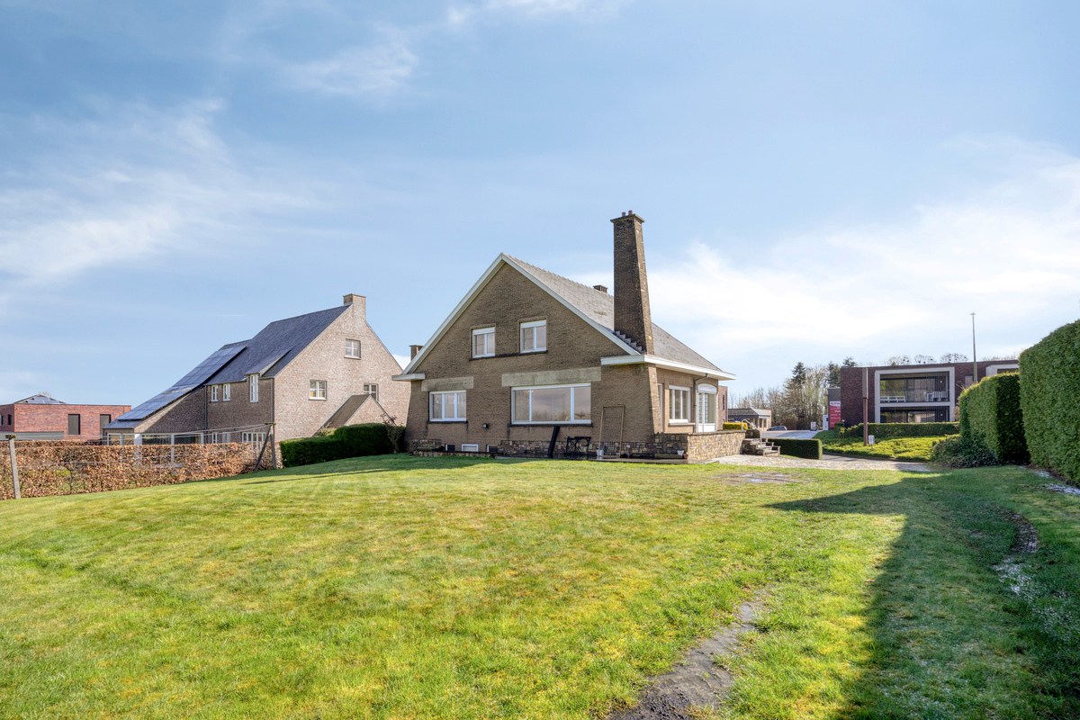 Open bebouwing met 4 slaapkamers tuin met prachtig zicht over de velden en garage in Haasrode op een perceel van 2986m² – EPC 431 kWh/m² - bewoonbare opp. 204 m² 