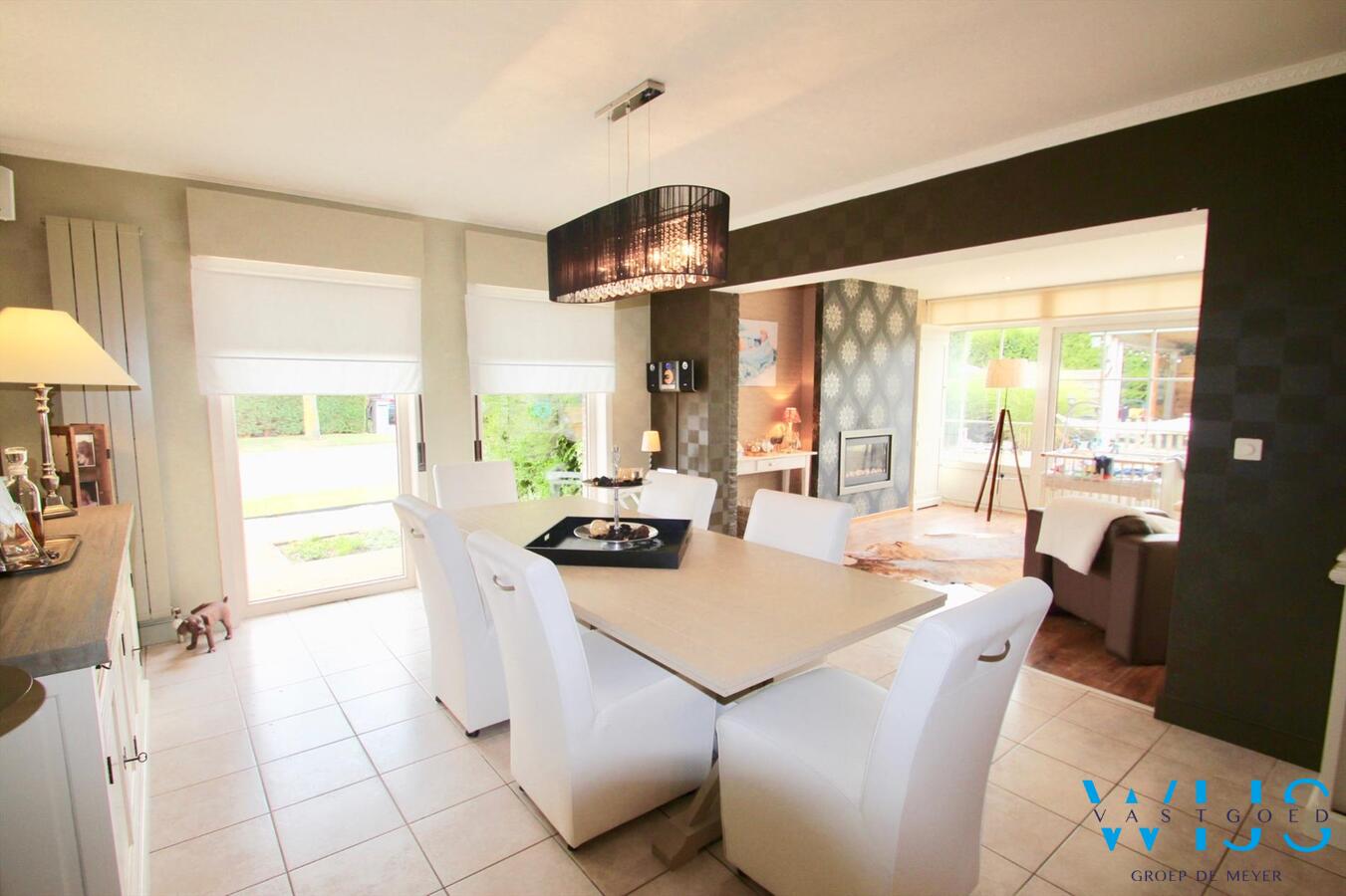 Gezellig &amp; ruim woonhuis in een zeer aangename wijk te Ertvelde ! 